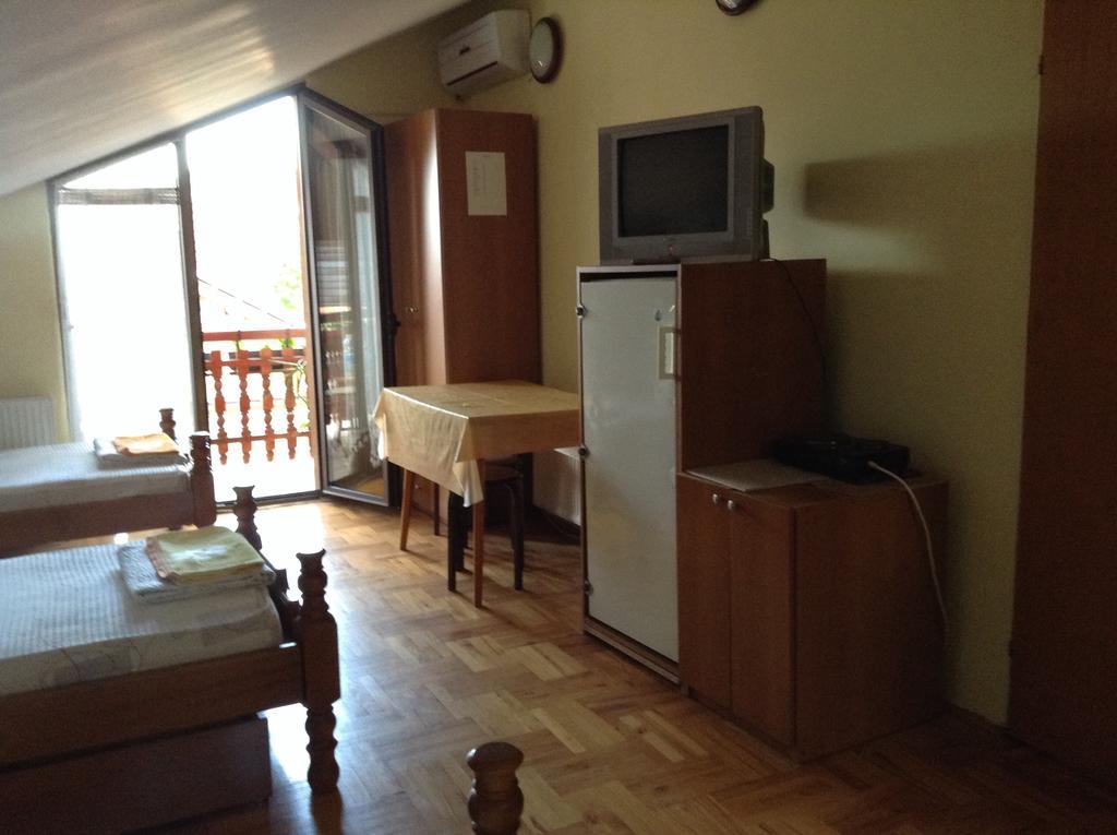 Pansion Velickovic Apartment Niska Banja Cameră foto