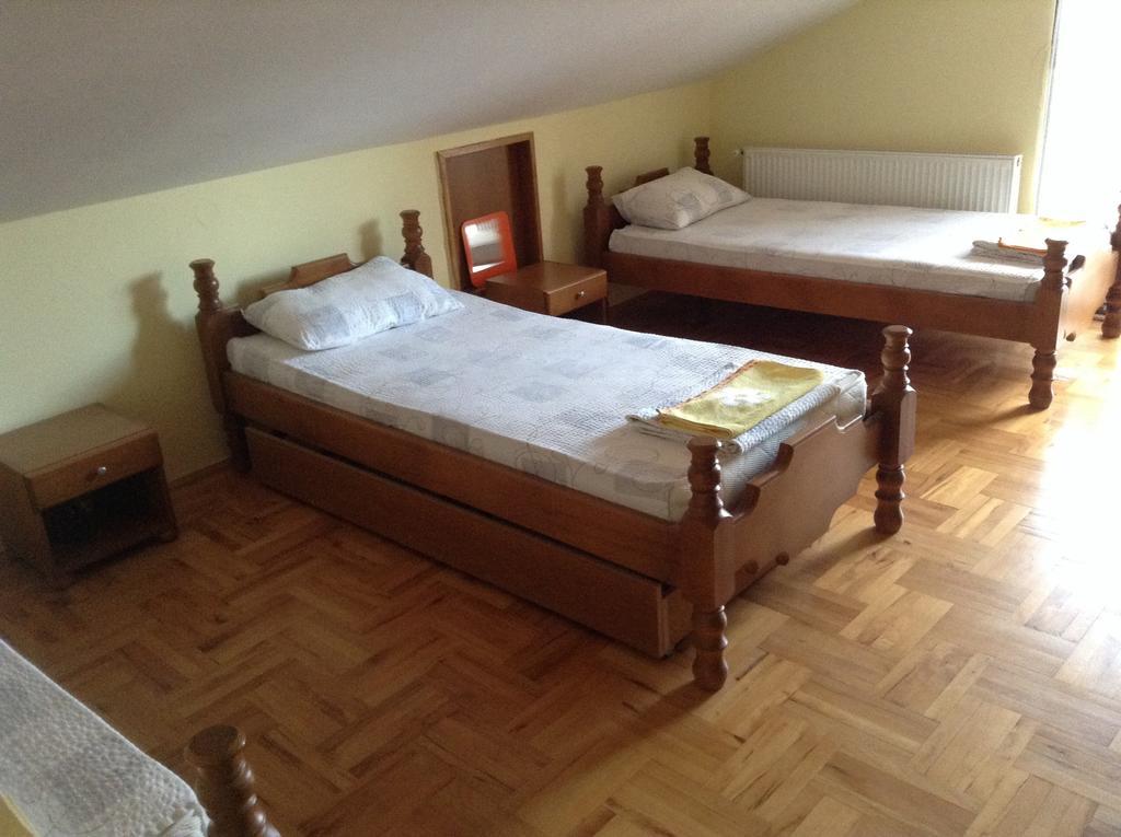 Pansion Velickovic Apartment Niska Banja Cameră foto