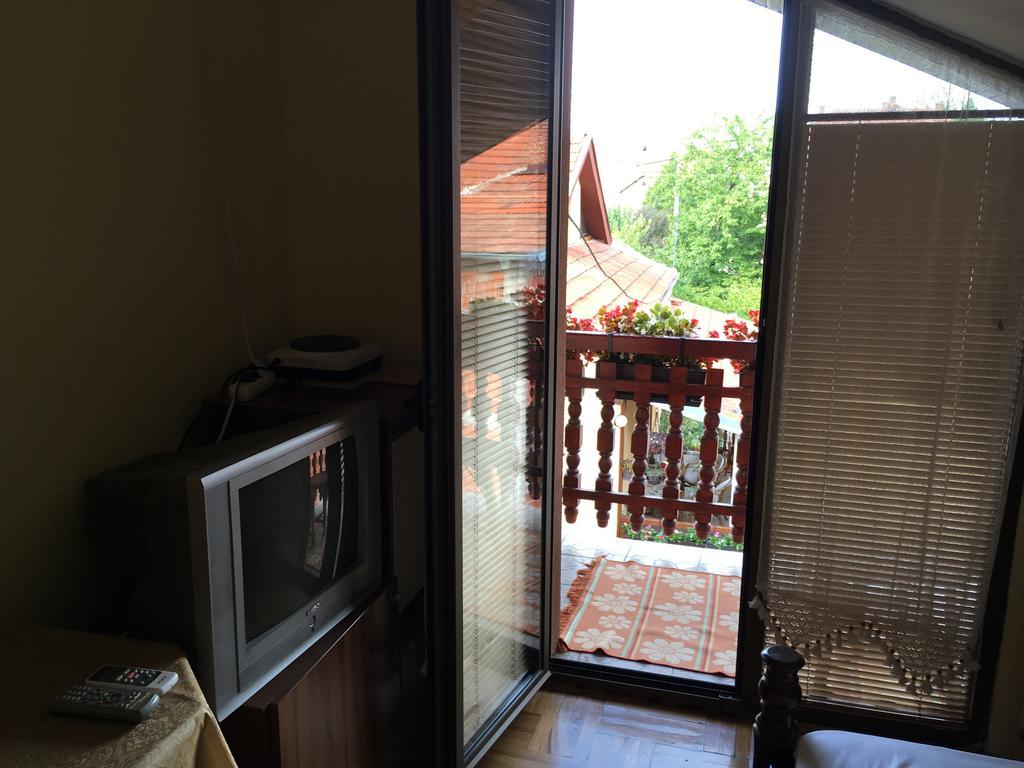 Pansion Velickovic Apartment Niska Banja Exterior foto