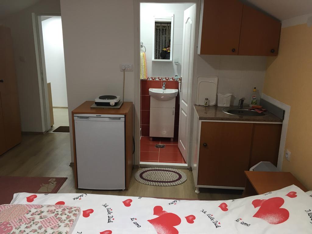 Pansion Velickovic Apartment Niska Banja Exterior foto