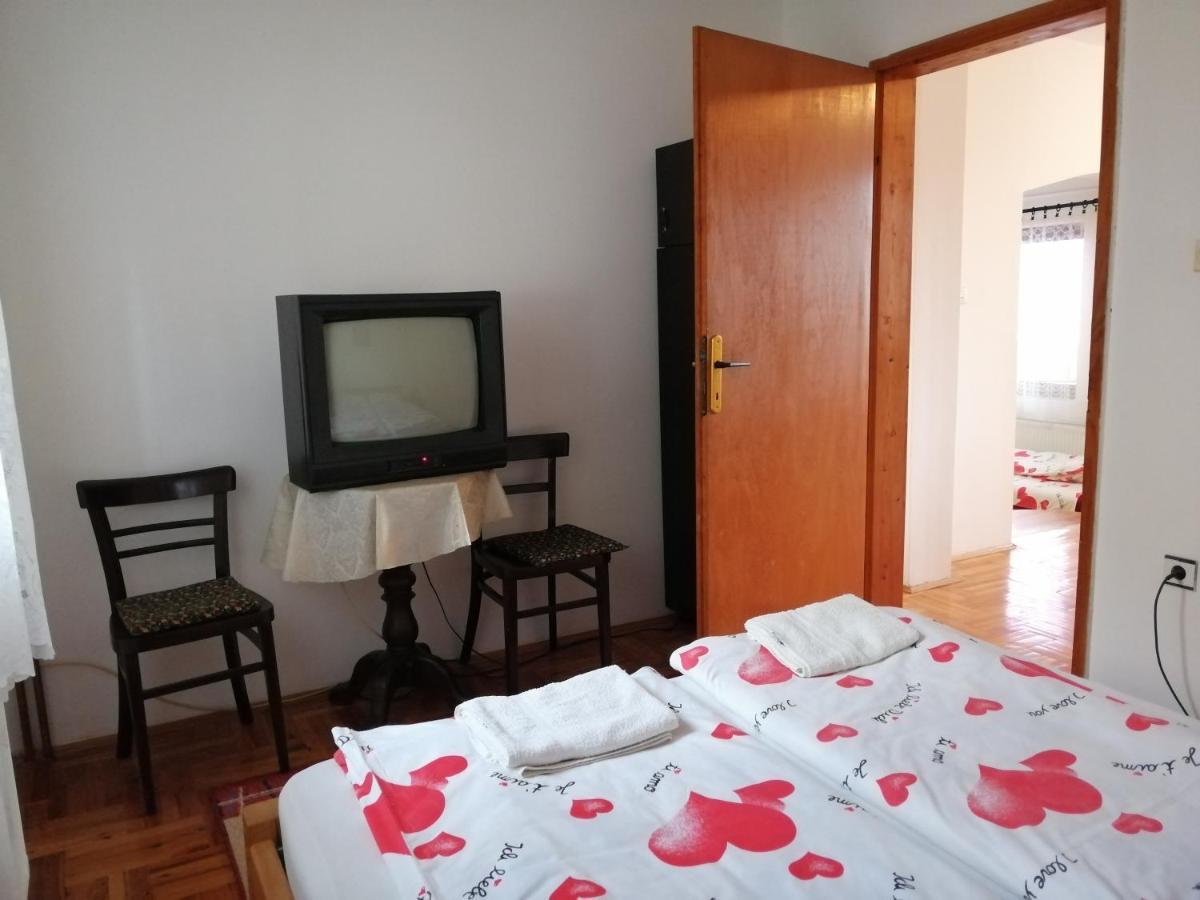 Pansion Velickovic Apartment Niska Banja Exterior foto
